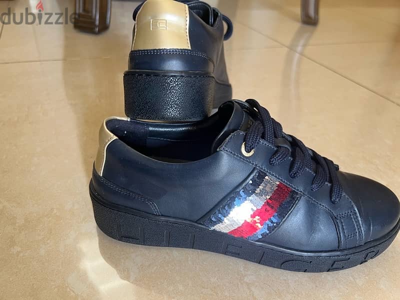 Tommy Hilfiger 2