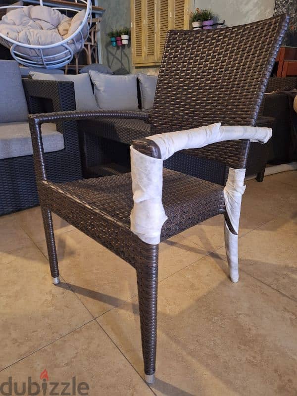 Razin chair 0