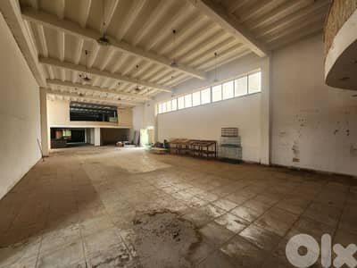 RWB249EA - Showroom for rent in Halat Jbeil ( on the highway )