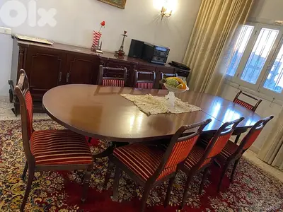 Full dining room for up to 10 persons