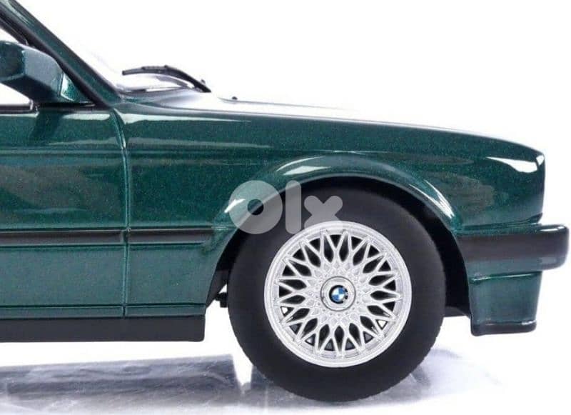 BMW 325i (E30) 1987 diecast car model 1;18. 6