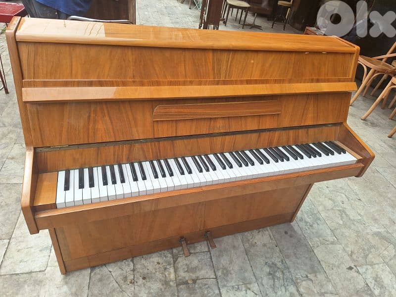 piano 7 octaves made in Germany tuning warranty 3