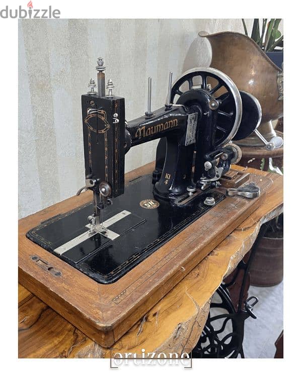 1890 Seidel & Naumann Sewing Machine 3