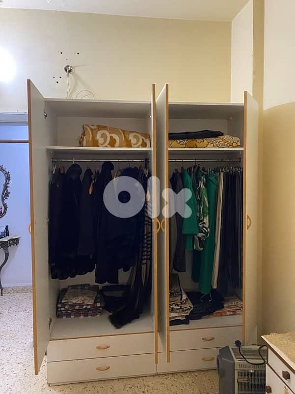 Full Bedroom with 2 single bed 2