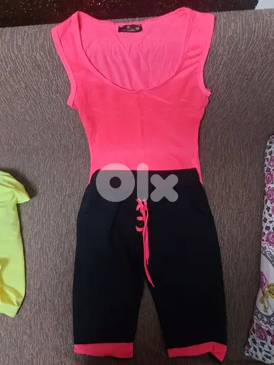 للبيع شورت وبروتيل نسائي