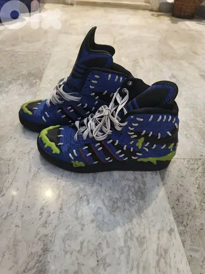Adidas shoes size 41.5