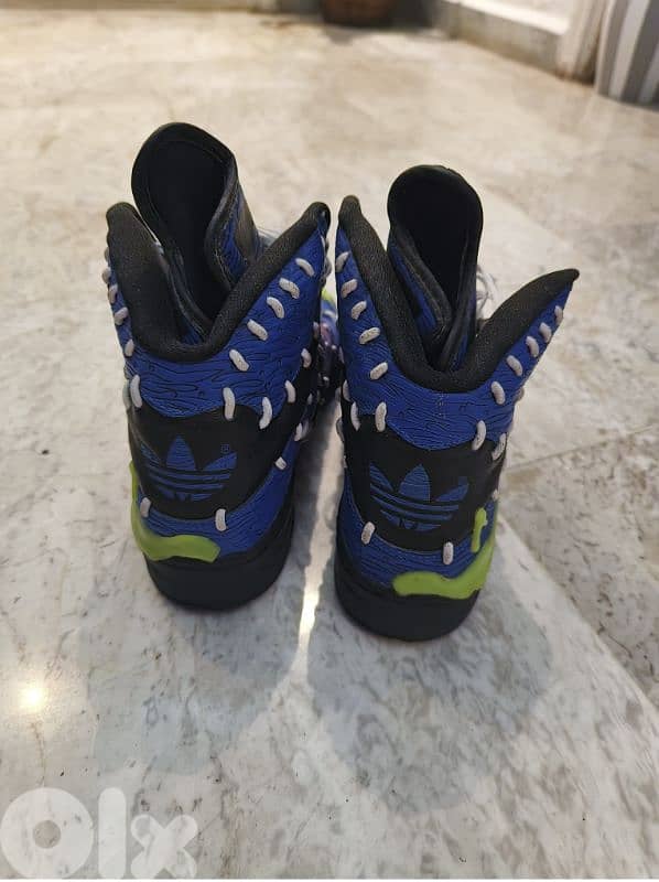 Adidas shoes size 41.5 2