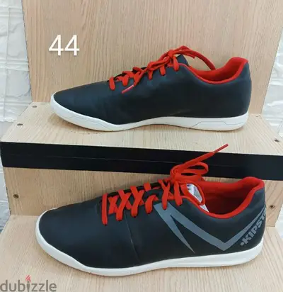 Kipsta shoes size 44