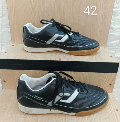 Men shoes size 42