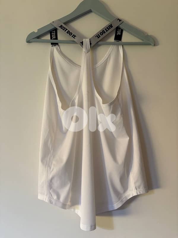 Nike sports Top 2