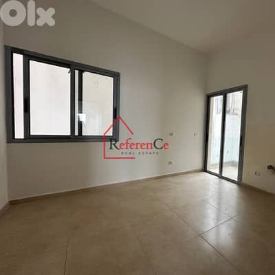 Apartment with view in Haret Sakher شقة في حارة صخر مطل عالبحر