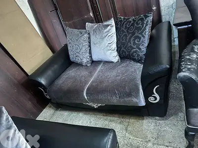 طقم كنبايات شغل istikbal تركي بفتح صندوق اربع قطع وطاولة