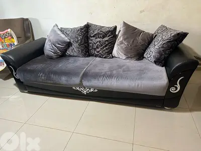طقم كنبايات شغل istikbal تركي بفتح صندوق وتخت مع طاولة