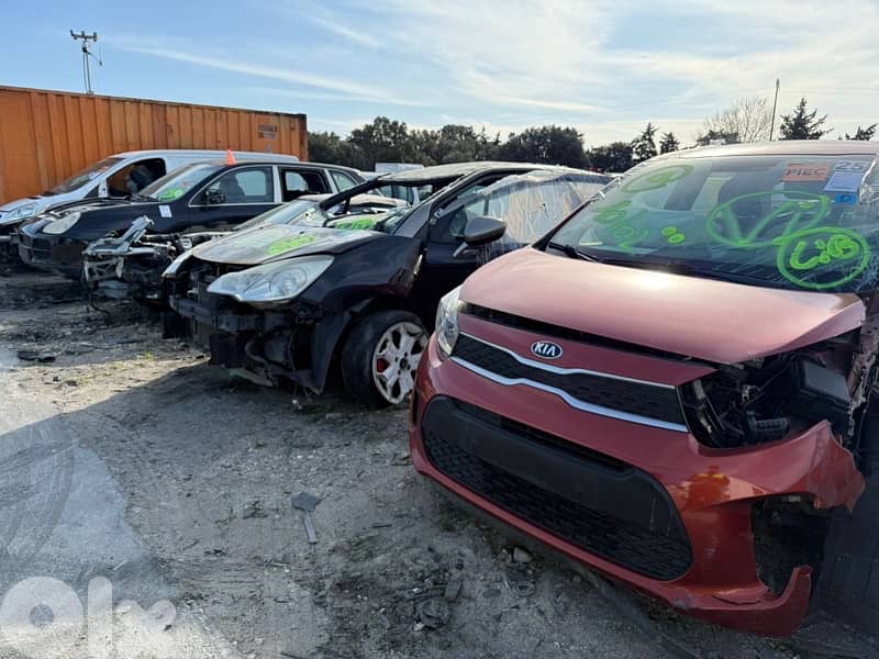 kia and hyundai Used spare parts 0