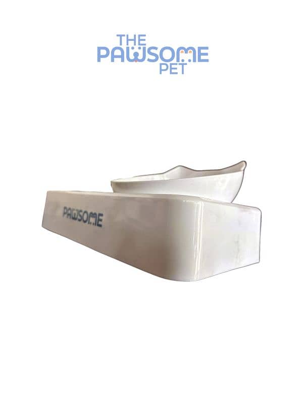 Pawsome's cat feeder with tilted bowl 3