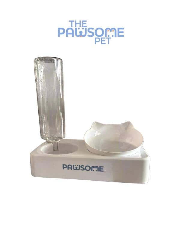 Pawsome's cat feeder with tilted bowl 4