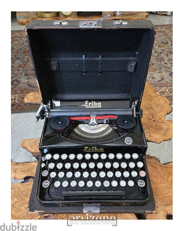 Erica typewriter dactylo 2