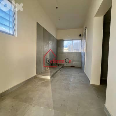Apartment with sea view in Adonis شقة مطلة على البحر في أدونيس