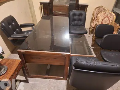 مكتب انتيك تصميم سبعينات مميز مع كراسي مع طاولة انتيك كامله
