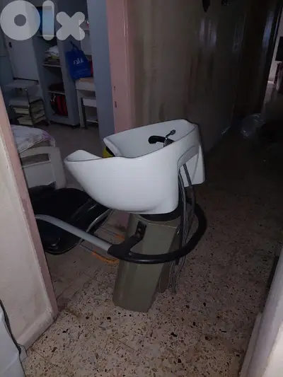 beauty parlour صالون نسائي للبيع