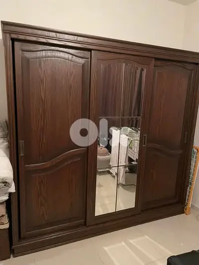غرقة نوم خشب زان و لاتي و لا جرح شبه جديدة