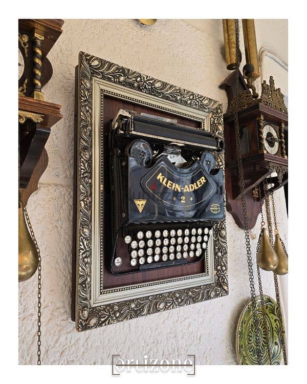 Vintage Framed Typewriter / Dactylo 0