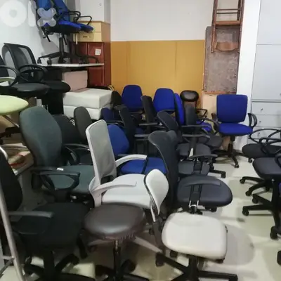 مكاتب كراسي اوروبي شبه جديد مزرعة يشوع