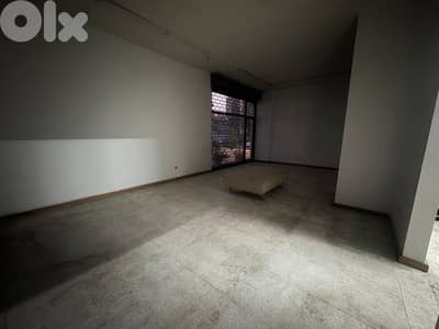 GMC162RAJ - Store for rent in Jdeideh - محل للإيجار في الجديدة