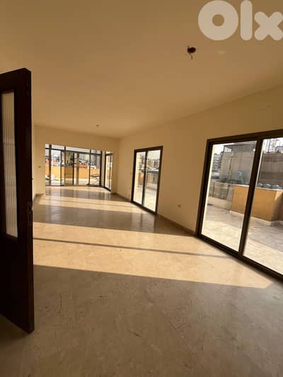 Apartment for sale in Beirut - شقة للبيع في بيروت