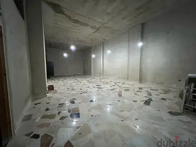 5.5m Height warehouse with easy access in Deir tamish