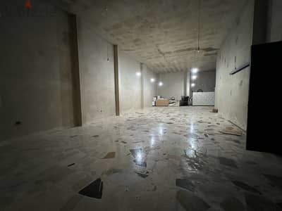 5.5m Height warehouse with easy access in Deir tamish