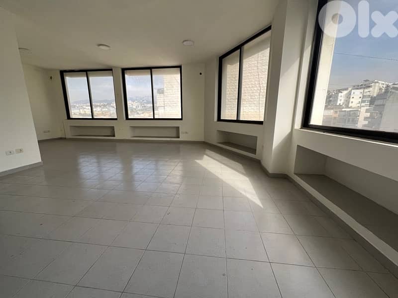 Office for rent - Commercial Building - Open View- Prime Location 0
