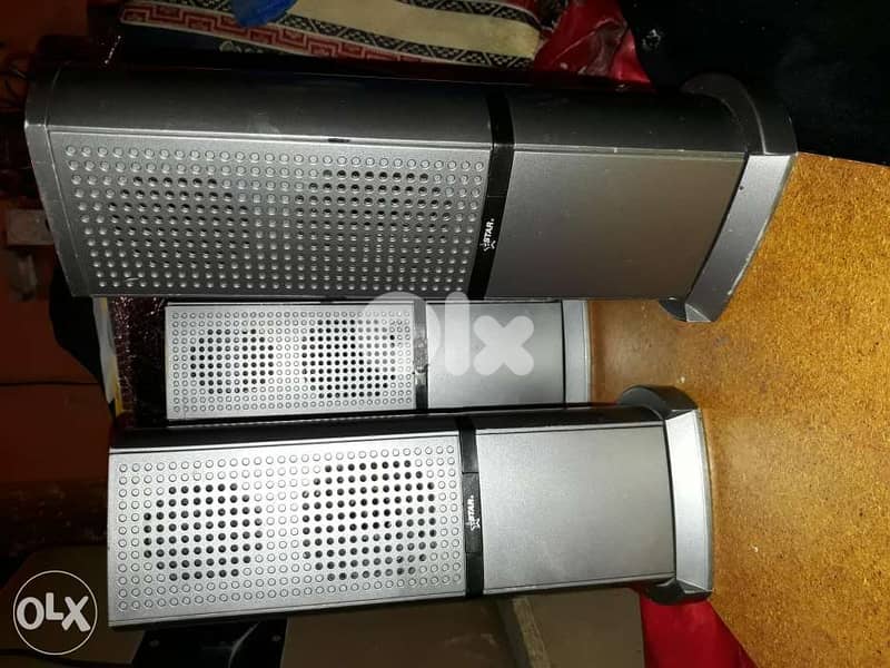 3 surround STAR speakers 4ohm 15Watts each speaker (rear,front,center) 1