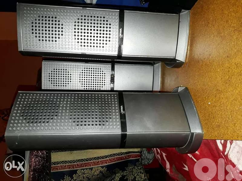 3 surround STAR speakers 4ohm 15Watts each speaker (rear,front,center) 2