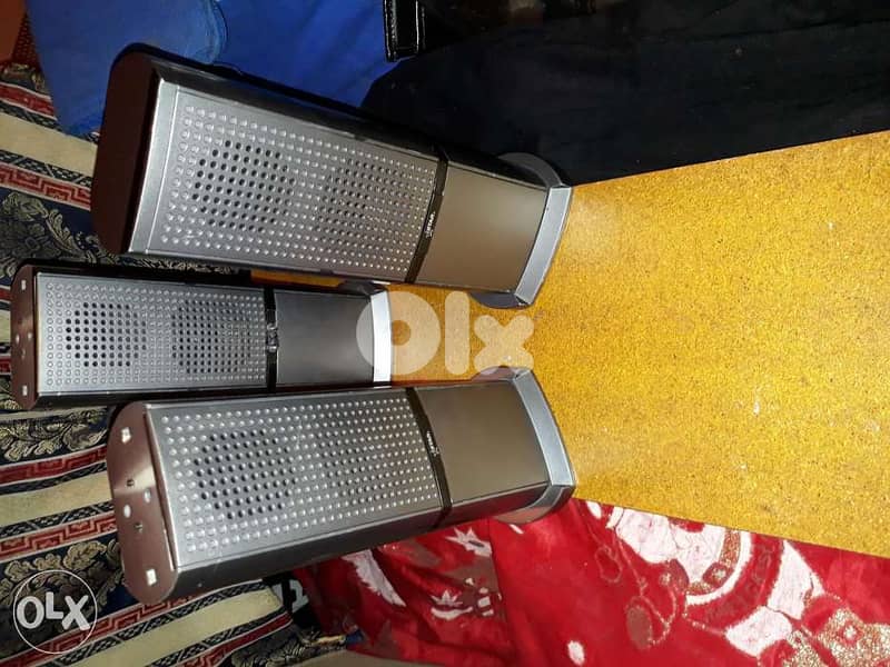 3 surround STAR speakers 4ohm 15Watts each speaker (rear,front,center) 3
