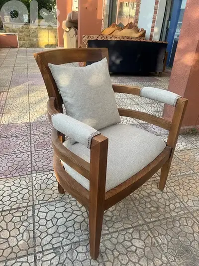 طقم كراسي عدد 2 وطاوله خشب سنديان