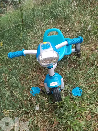 tricycle with light and music