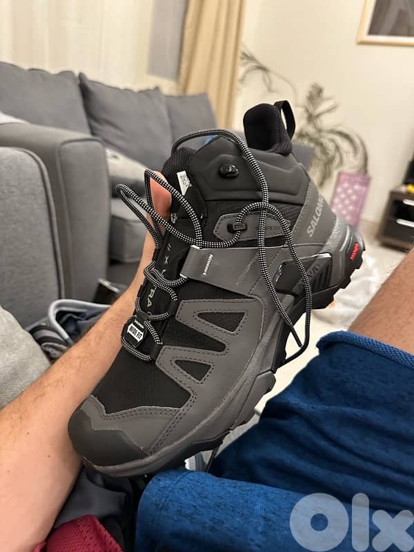 Hiking/Outdoor Shoes (Salomon X Ultra 4 Mid Gore-Tex) 1