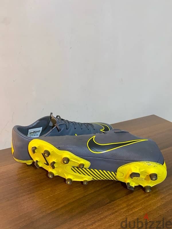 Nike Mercurial engineered for speed, football shoes, size 43 0
