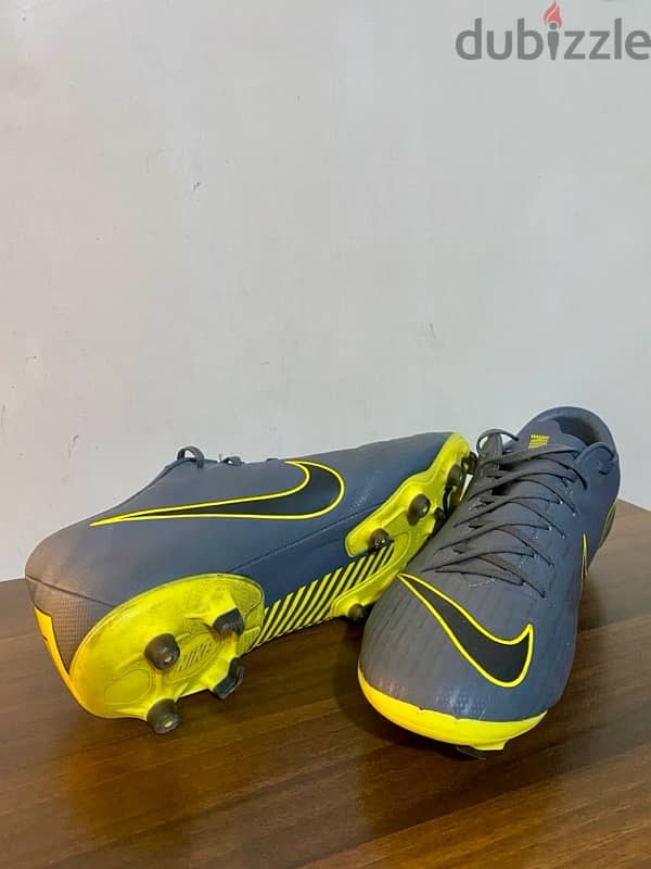 Nike Mercurial engineered for speed, football shoes, size 43 2