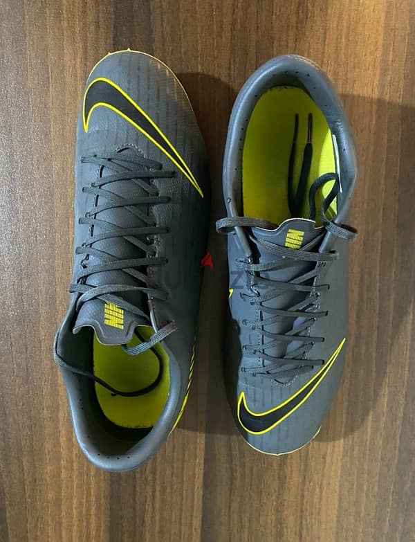 Nike Mercurial engineered for speed, football shoes, size 43 3