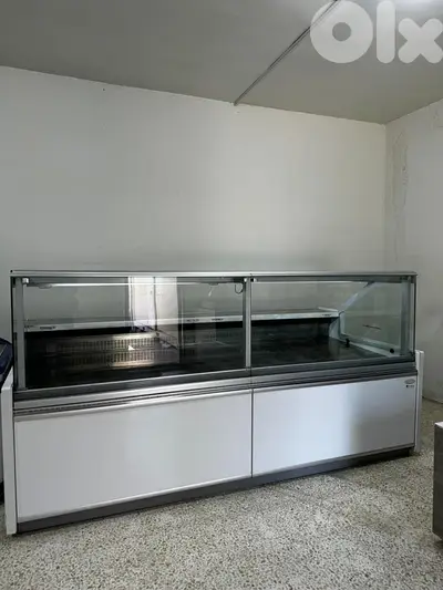 Caravell showroom refrigerator