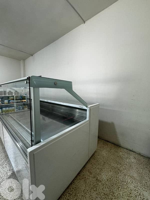 Caravell showroom refrigerator 1