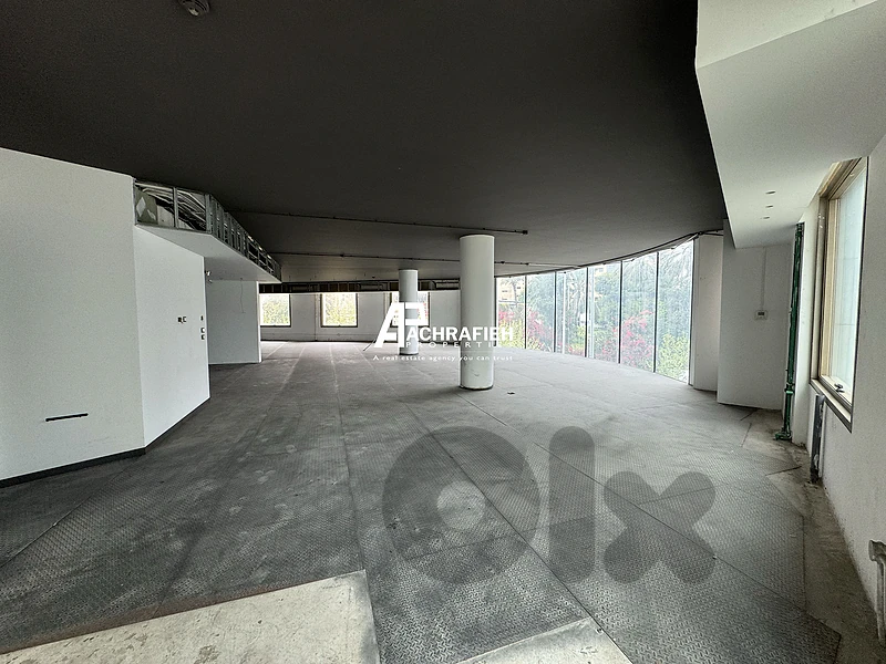 300 Sqm Office for Rent In Downtown