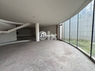 1,000 Sqm Showroom for Rent In Downtown