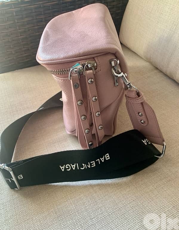 Balenciaga baby Pink leather crossbag 3