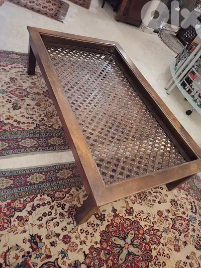 طاولة مميزة انتيك خشب تاك شغل فني رائع جدا coffee table