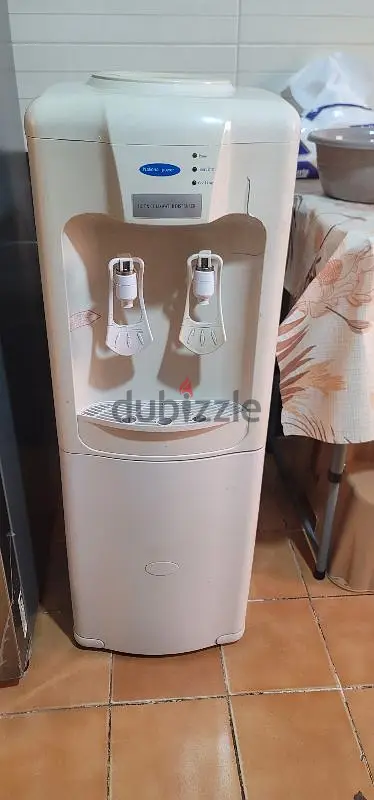 Used dispenser براد مياه مستعمل