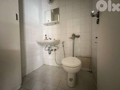 Office for Rent in Hamra مكتب للإيجار في الحمرا