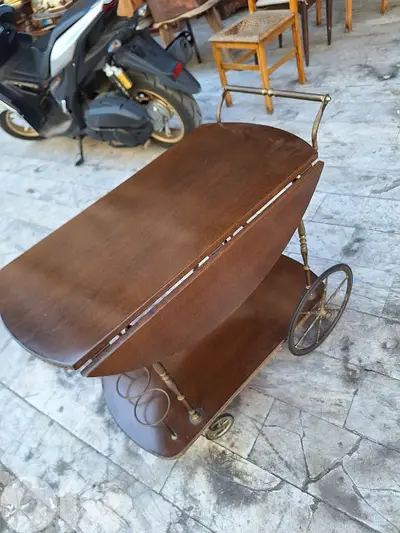 عرباية مشروب مميزة انتيك خشب جوز رائعة جدا trolley bar